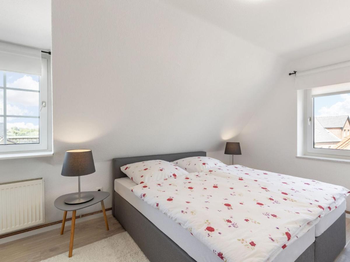 Scenic Apartment In Oldenburg Near Sea And Forest Max 3 Adults Dannau Екстер'єр фото